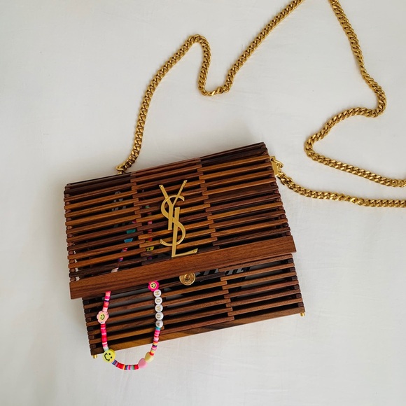 Meet your Posher, Adriana - Picture 1 of 1